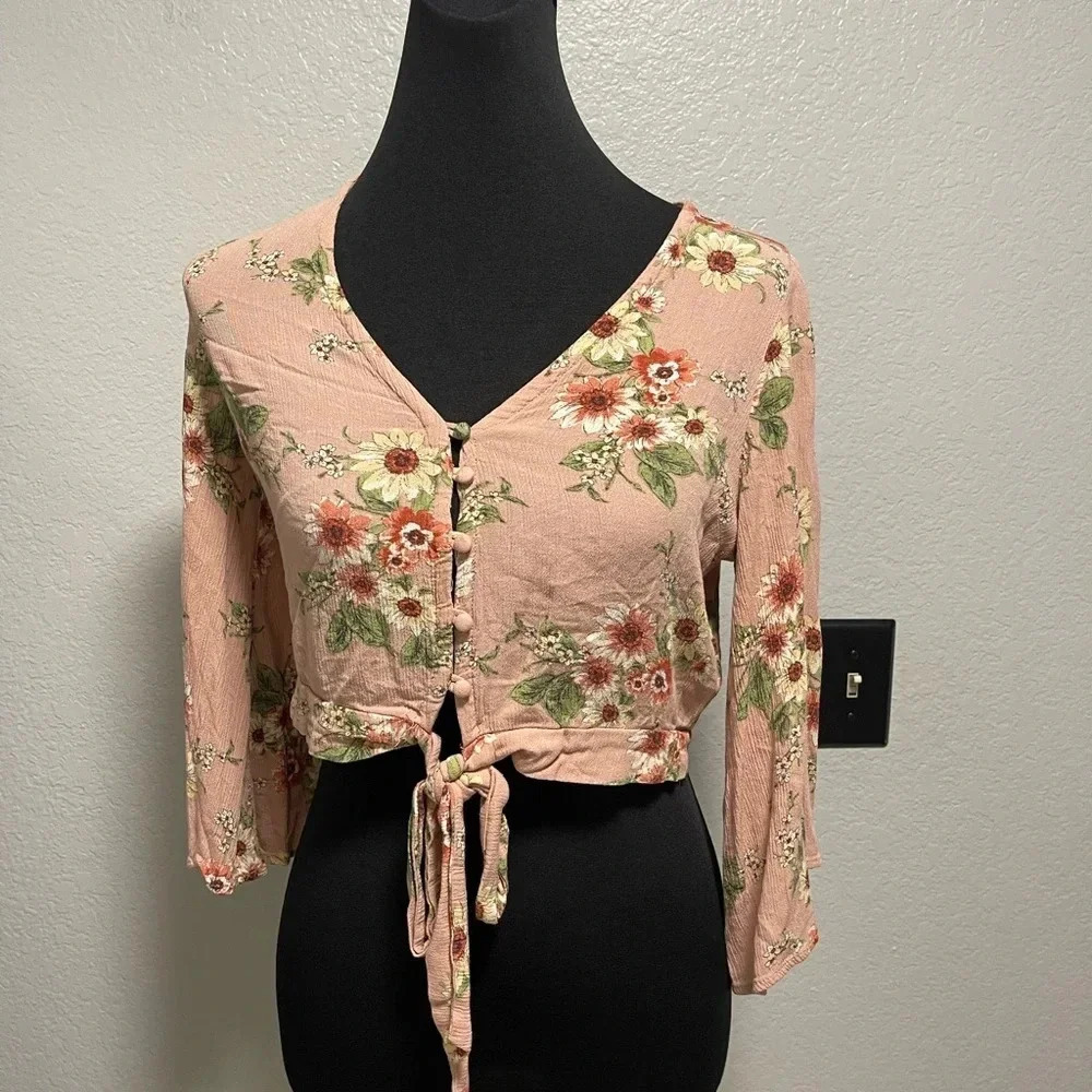 Floral Flare Sleeve Crop Top with button up and tie front Size Medium